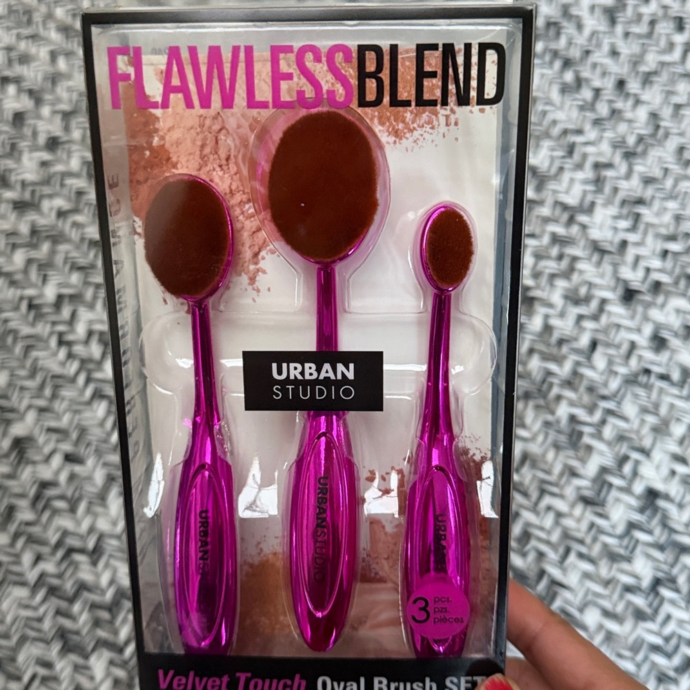 Urban Studio Flawless Blend Oval Brush Set